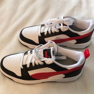 Puma Rebound Joy Low Top Shoes Black & Red 393833-04 Youth 4.5 NWOT
